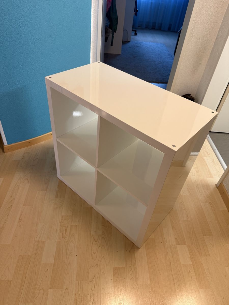 Scaffali: Ikea Kallax Regal 2 x 2 – Usato da Brüttisellen venduto da Huser3 2