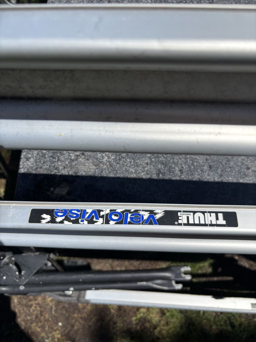 Thule Portapacchi: Thule Dachträger mit drei Thule Velo Trägerelementen – Usato da Wabern venduto da vou 2