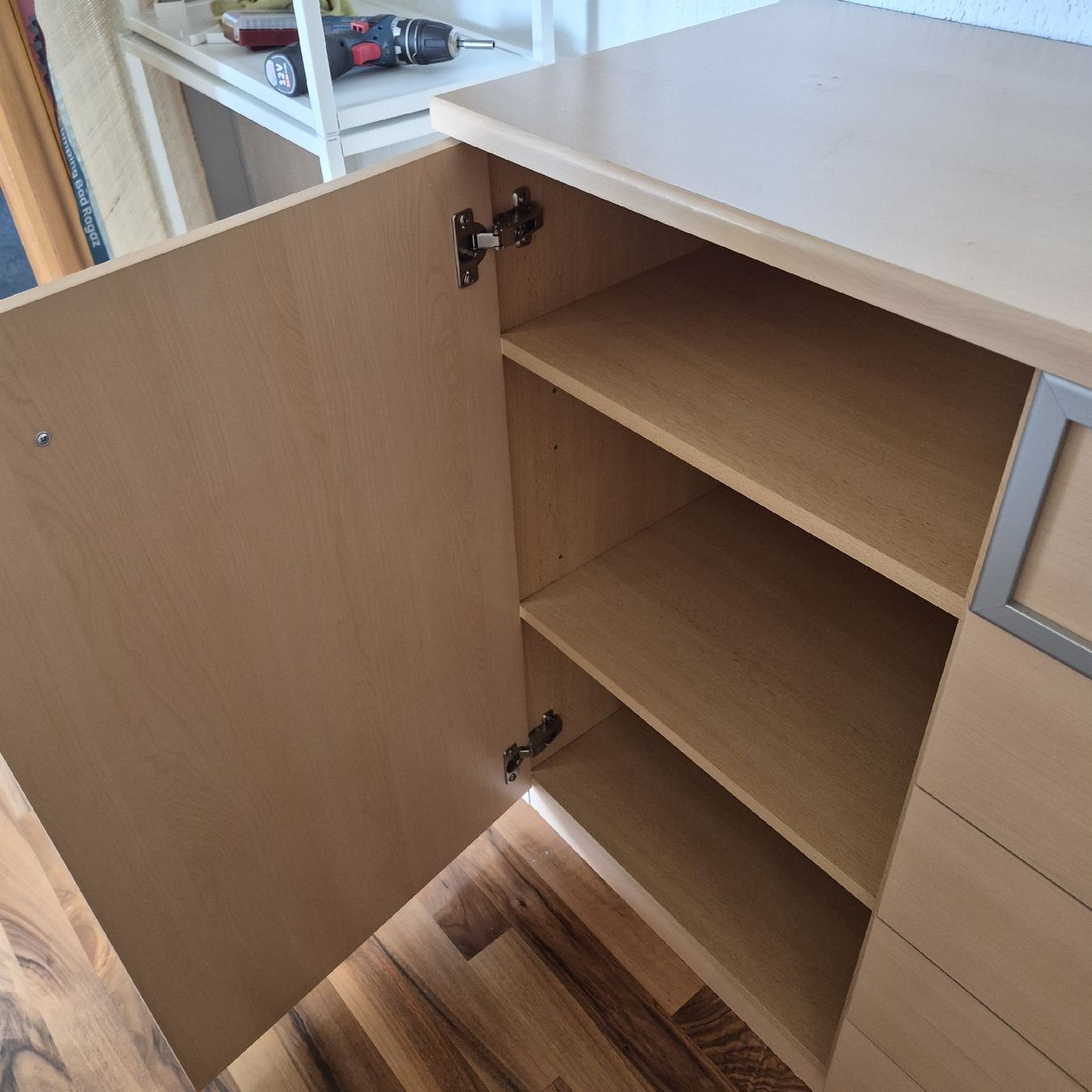 Cassettiere: Kommode Holzoptik mit Schubladen gebrauchter Zustan – Usato da Sigriswil venduto da dan_t5p6 1