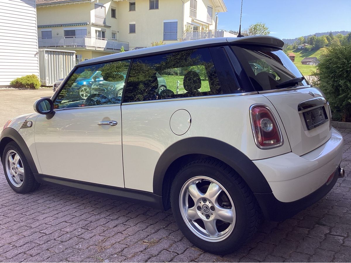 Mini Autos: Mini Cooper – D'occasion à Einsiedeln par pioneertv 3