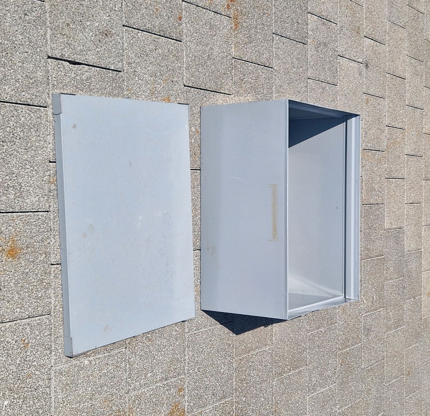 Casse di trasporto: Aufbewarungsbox aus Metall – Usato da Gampelen venduto da Schmidi887 2