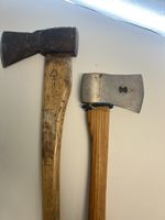 Beile mit Holzstiel, 2 Stk