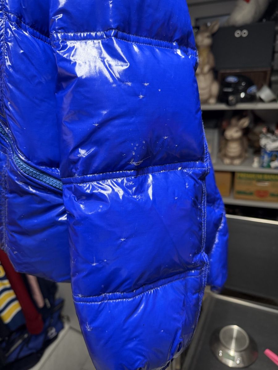Moncler Giacche: Moncler Daunenjacke, blau, Winter – Usato da Wil ZH venduto da Cyril-Las 9