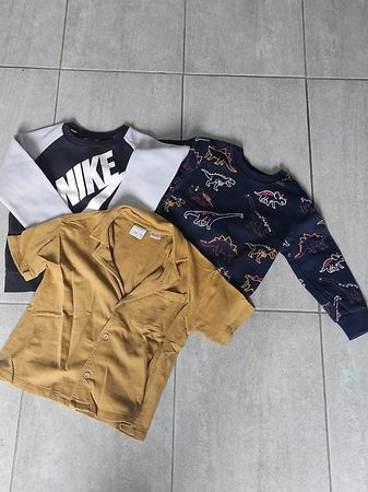 Coole Kids Kleider: Nike Sweater & Dino Pullover 104
