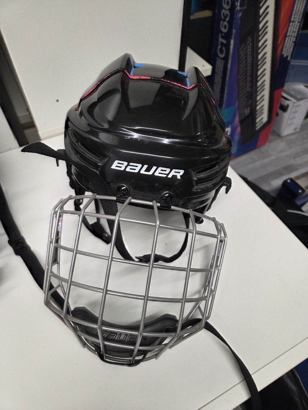Bauer Casques: Eishockey Helm Bauer – D'occasion à Gossau SG par Sandy2014