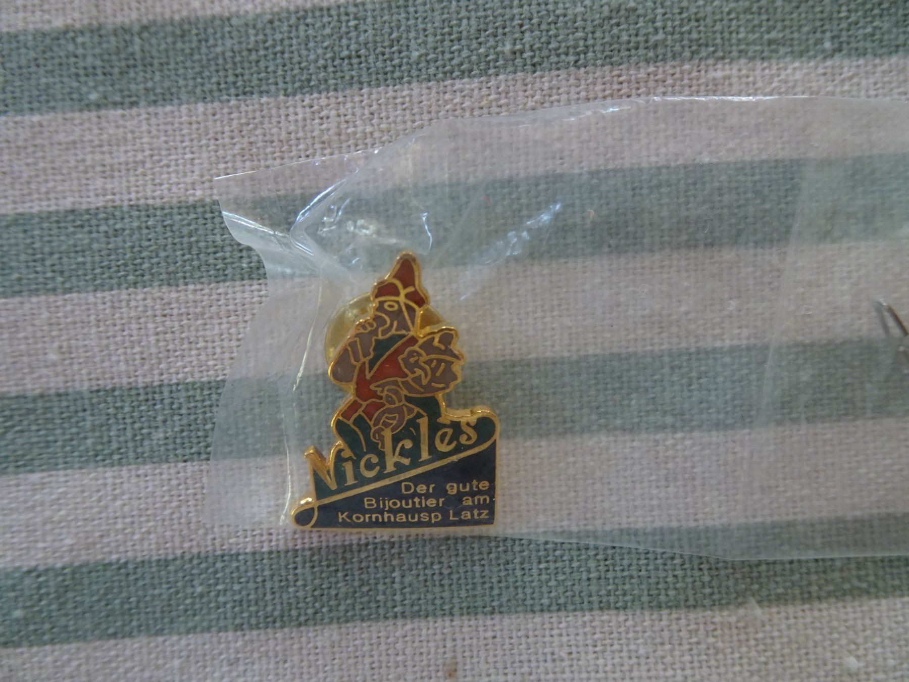 Placchette & Badge: NEUER Pin Bijouterie Nicklés am Kornhausplatz Bern - M165 – Nuovo (secondo la descrizione) da Küssnacht am Rigi venduto da Kleinpreis-Shop 1