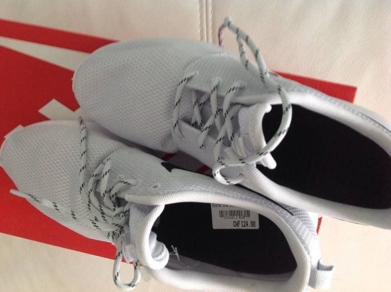 Nike Scarpe da donna: Nike Roshe Run hellgrau NEU – Nuovo (secondo la descrizione) da Thalwil venduto da JogaB0nito 3