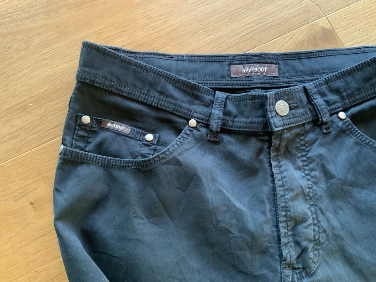 Navyboot Pantaloni: SCHWARZE HOSE VON NAVYBOOT GRÖSSE W33/L32 – Usato da Reichenbach im Kandertal venduto da Cellobello11 3