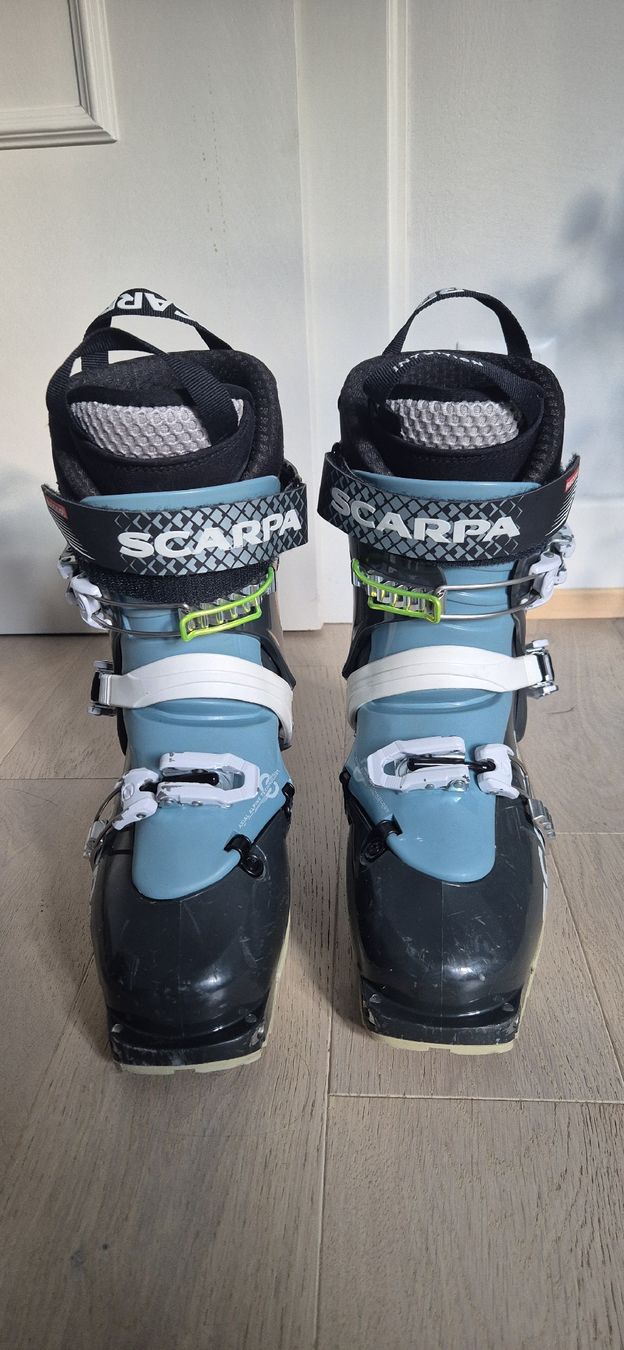 Scarpa Scarpe da donna: Scarpa Magic Skitourenschuh – Usato da Sion venduto da Noepeppi