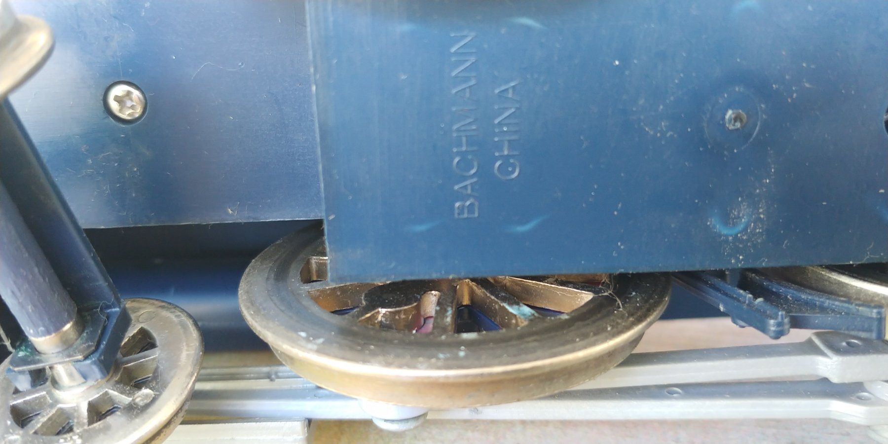 Modelleisenbahnen: Bachmann Dampflok mit 2 Wagen G – Gebraucht aus Waltenschwil von Ardnas007 3