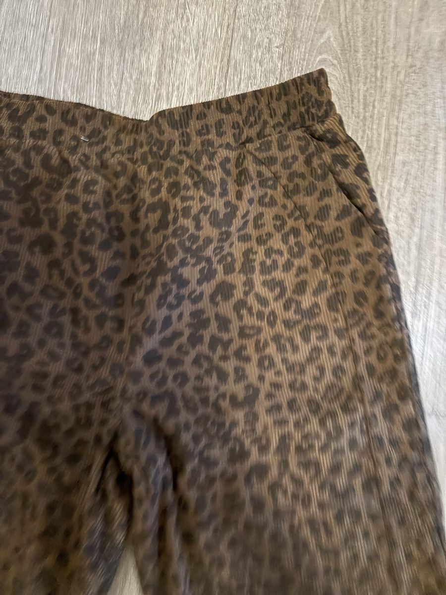 Halara Pantaloni: Pantalon Halara léopard  – Nuovo (secondo la descrizione) da Porrentruy venduto da ClaraLt_tz 1