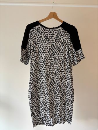 Robe Marella Sport noir et blanc avec éléments en dentelle S