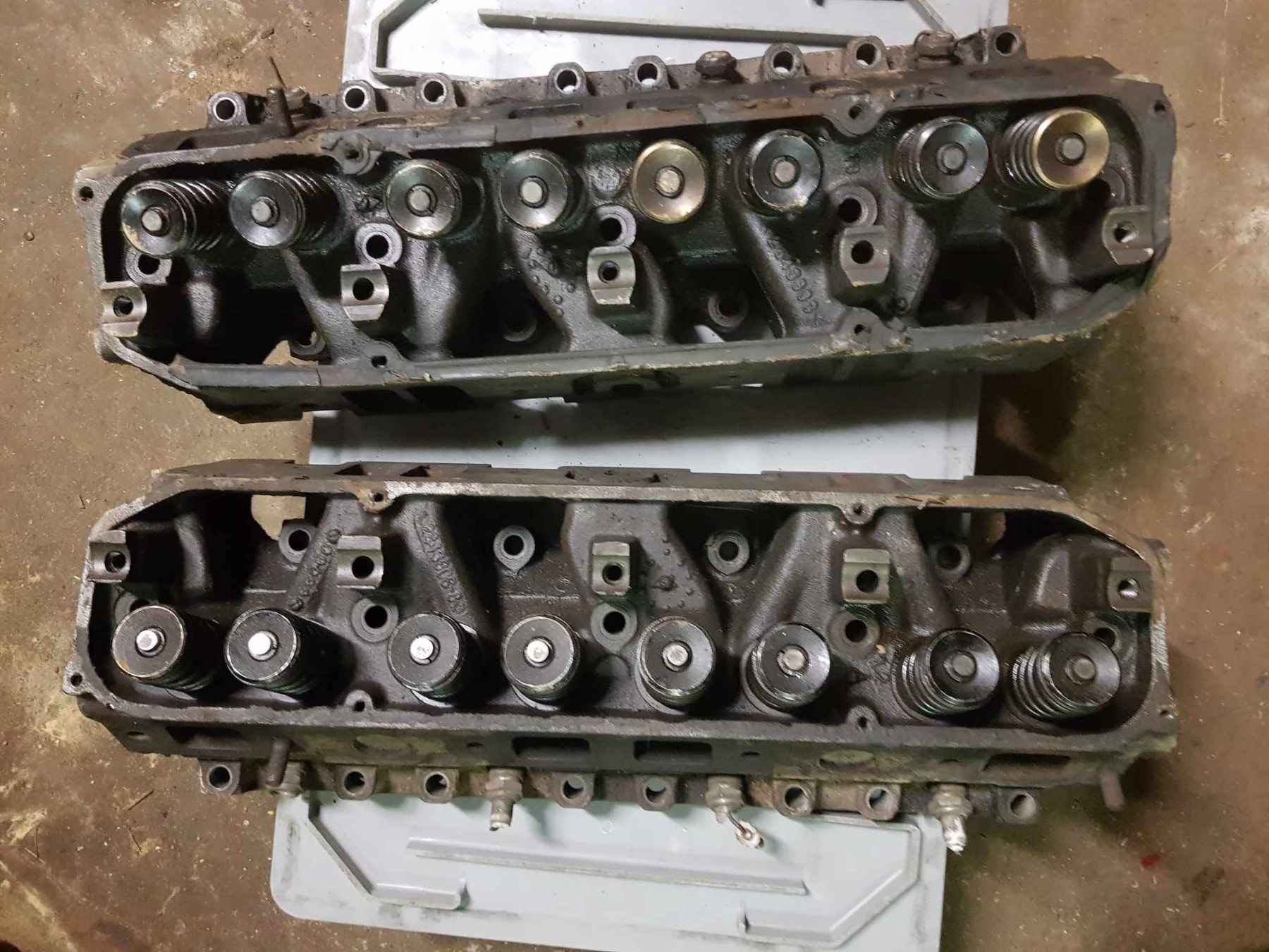 Chrysler Tutti pezzi di ricambio auto: Zylinderköpfe   Chrysler Big Block – Usato da Niedergösgen venduto da usc_tt5r