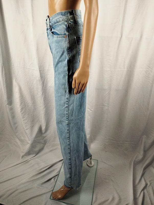 Stradivarius Jeans: STRADIVARIUS Jeans Gr. 32 – Usato da Schübelbach venduto da Restwert_Schubelbach 2