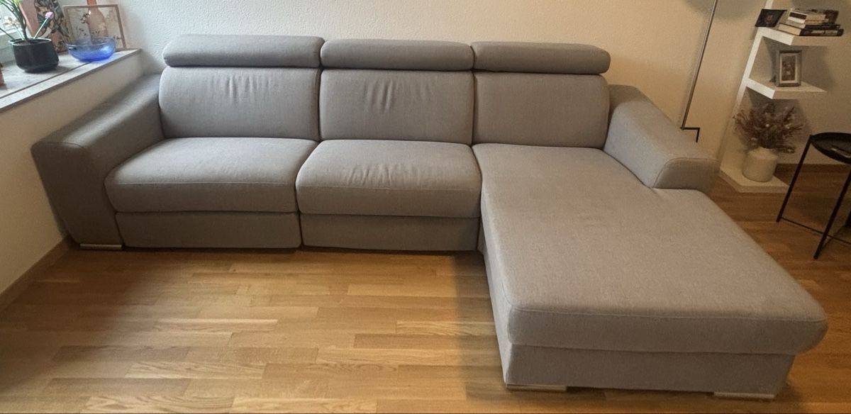 Sofas: Full Reclining Corner Sofa - Grey - Excellent Condition – Neuf (Voir description) à Bern par cia_6q9y