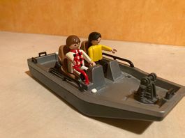Bateau Playmobil vintage rare de 2009 avec personnages.