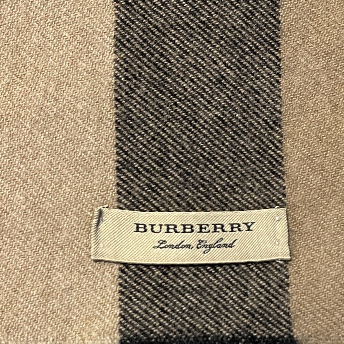 Burberry Foulard & Sciarpe: Vintage Burberry Scarf – Usato da Chamoson venduto da Sapoloshop 1