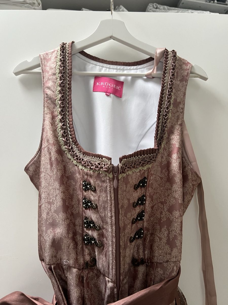 Krüger Vestiti: Trachtenkleid Krüger – Usato da Luzern venduto da sydney01. 1