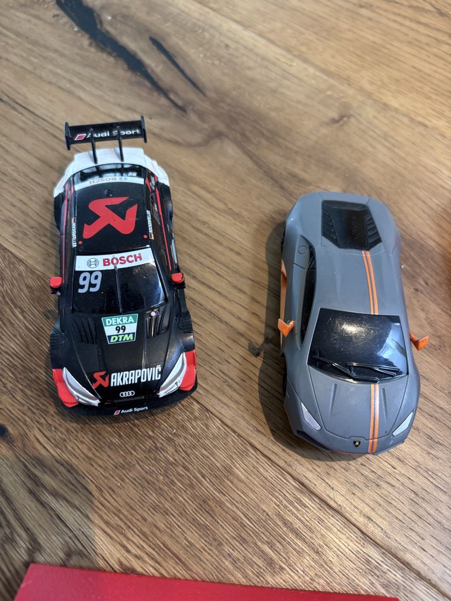 Carrera Piste: Carrera Autorennbahn Ersatzteile inkl.2Autos – Usato da Niederbuchsiten venduto da Dins01 2