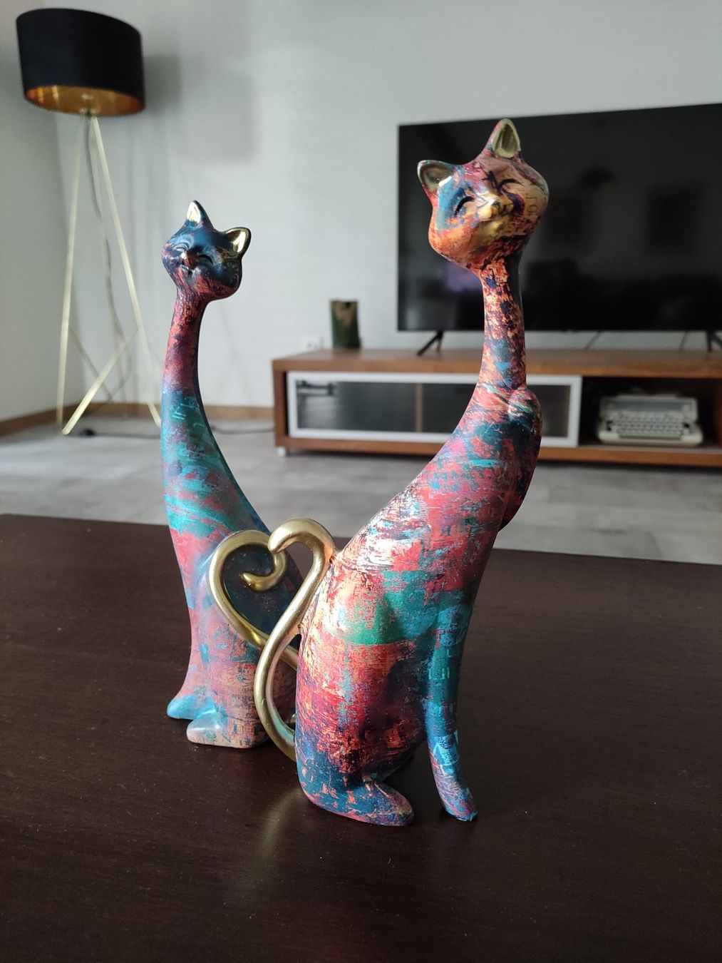 Skulpturen & Statuen: Ensemble de sculptures de chat coloré en résine – Neu (gemäss Beschreibung) aus YVERDON-LES-BAINS von Tony-no