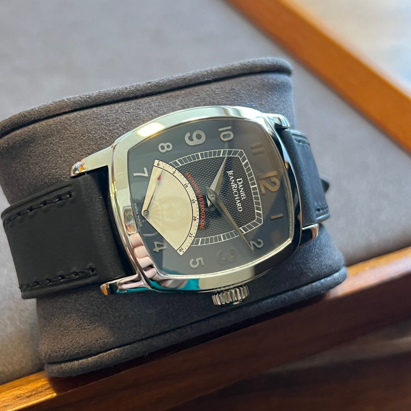 Orologi: Daniel JeanRichard TV Screen Retrograde Seconds 45006 – Usato da Carouge GE venduto da Watchaser 6