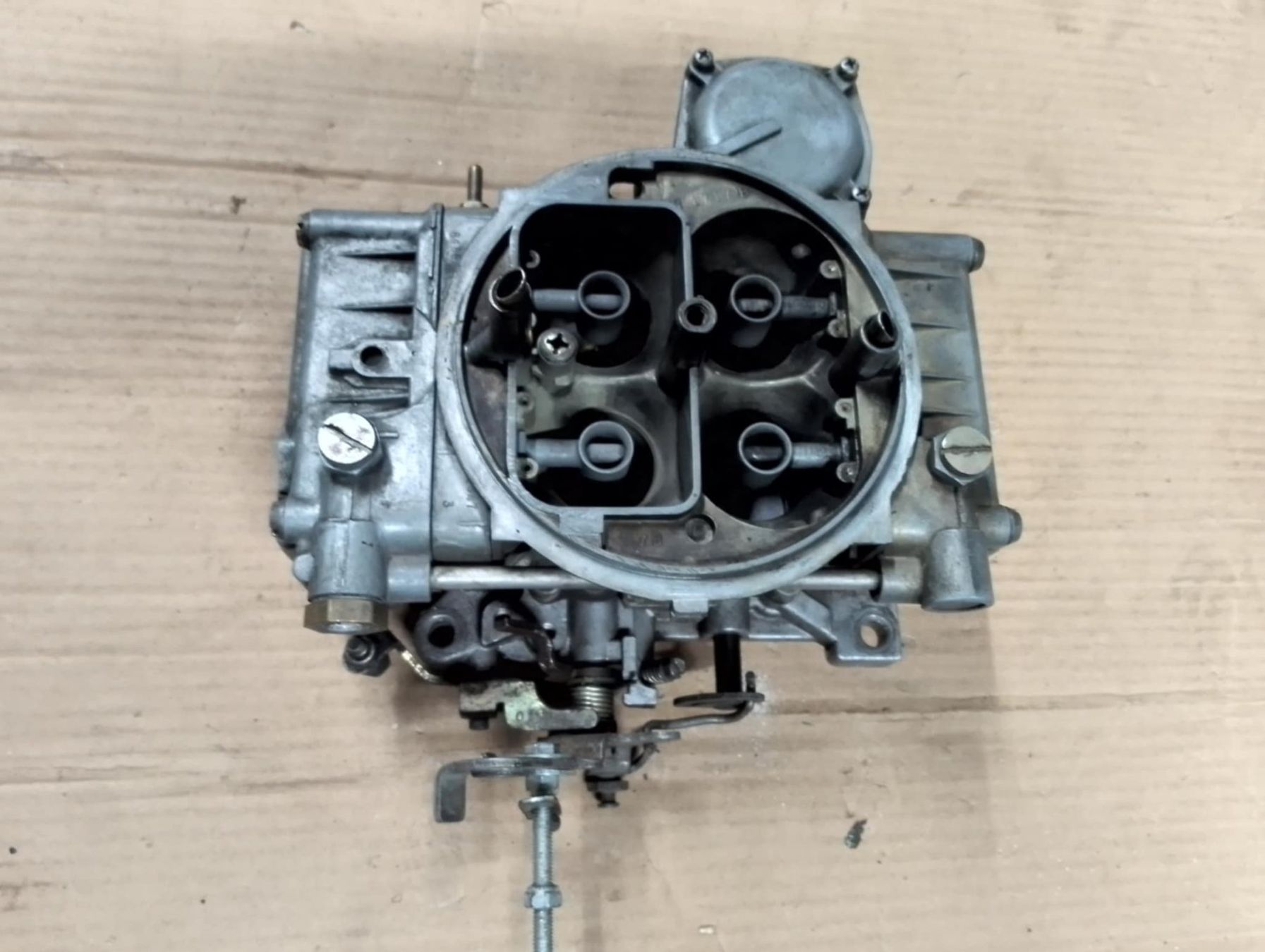 Tutti pezzi di ricambio auto: 4-fach Vergaser Holley – Usato da Niedergösgen venduto da usc_tt5r
