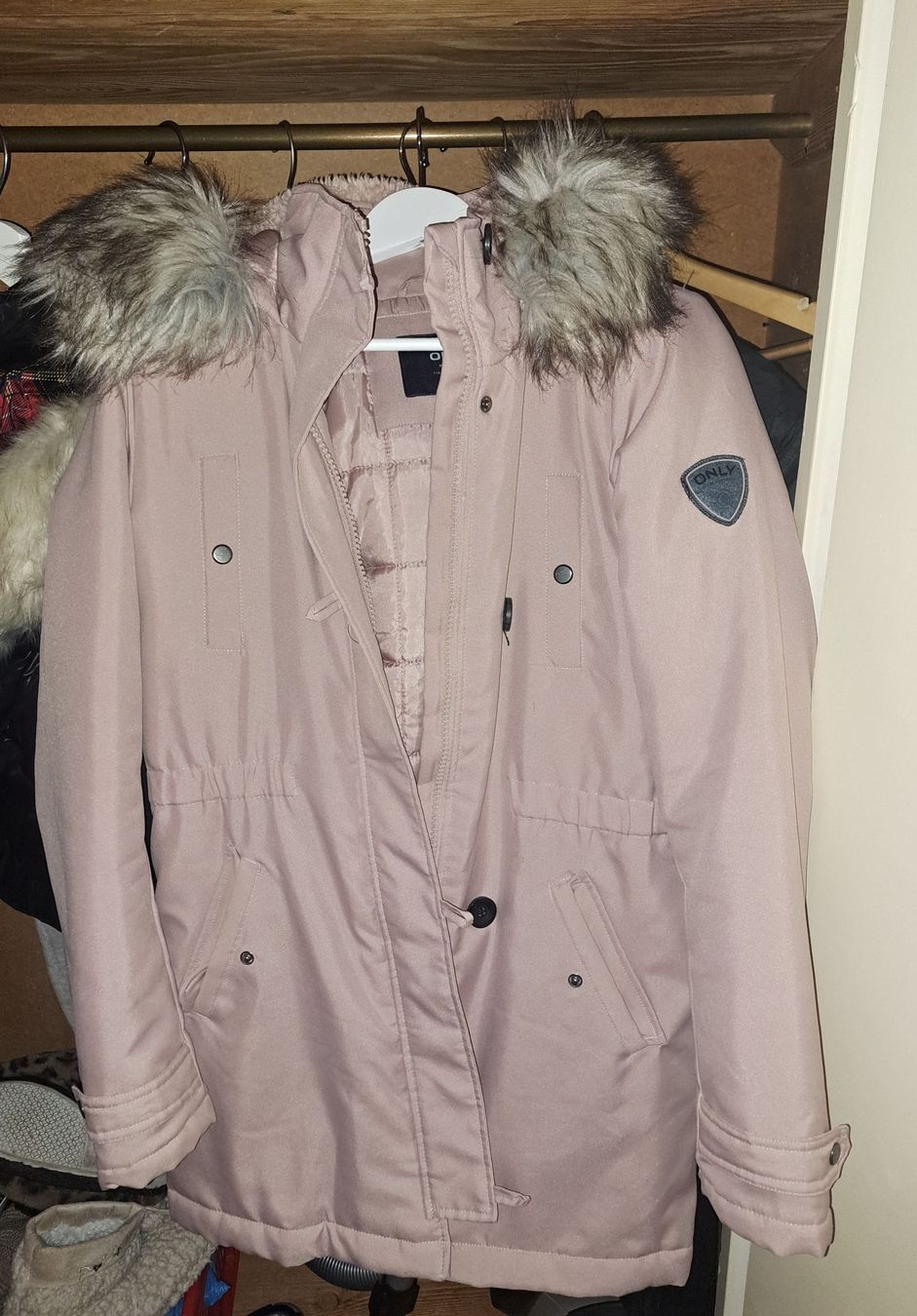 Only Giacche: ONLY Winterjacke, Gr. S, Rosa – Usato da Wetzikon ZH venduto da secondhandsfashion