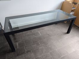 Designer Tisch, Glas mit schwarzem Gestell