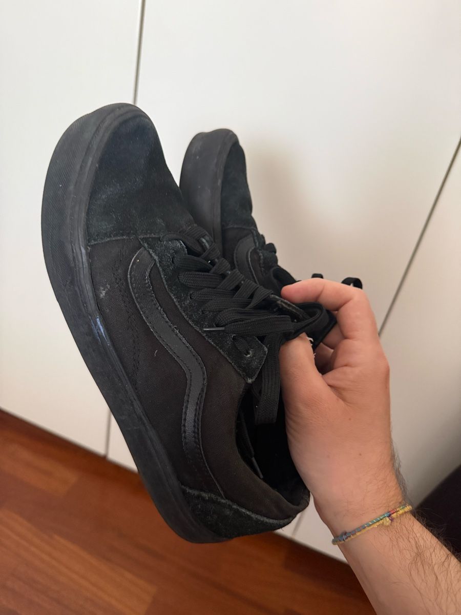 Vans Scarpe da uomo: Vans Old Skool nere uomo usate 42.5 – Usato da Bellinzona venduto da gia_zx2b 5