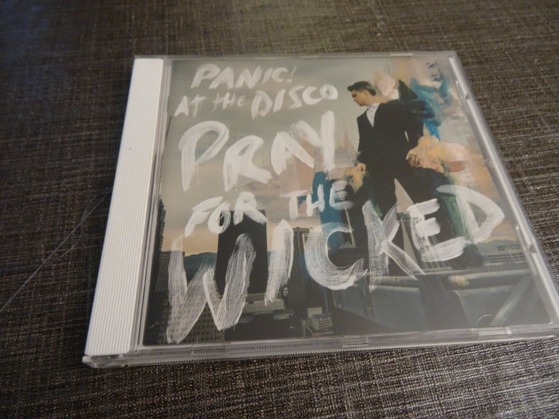 CDs: Panic at the Disco - Pray for the Wicked CD – Gebraucht aus Olten von Disc-Ausverkauf