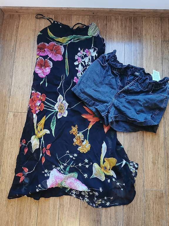 Kleiderpakete & -sets: Kleiderpaket S - Kleid & kurze Hose – Gebraucht aus Tägerschen von mamirockt