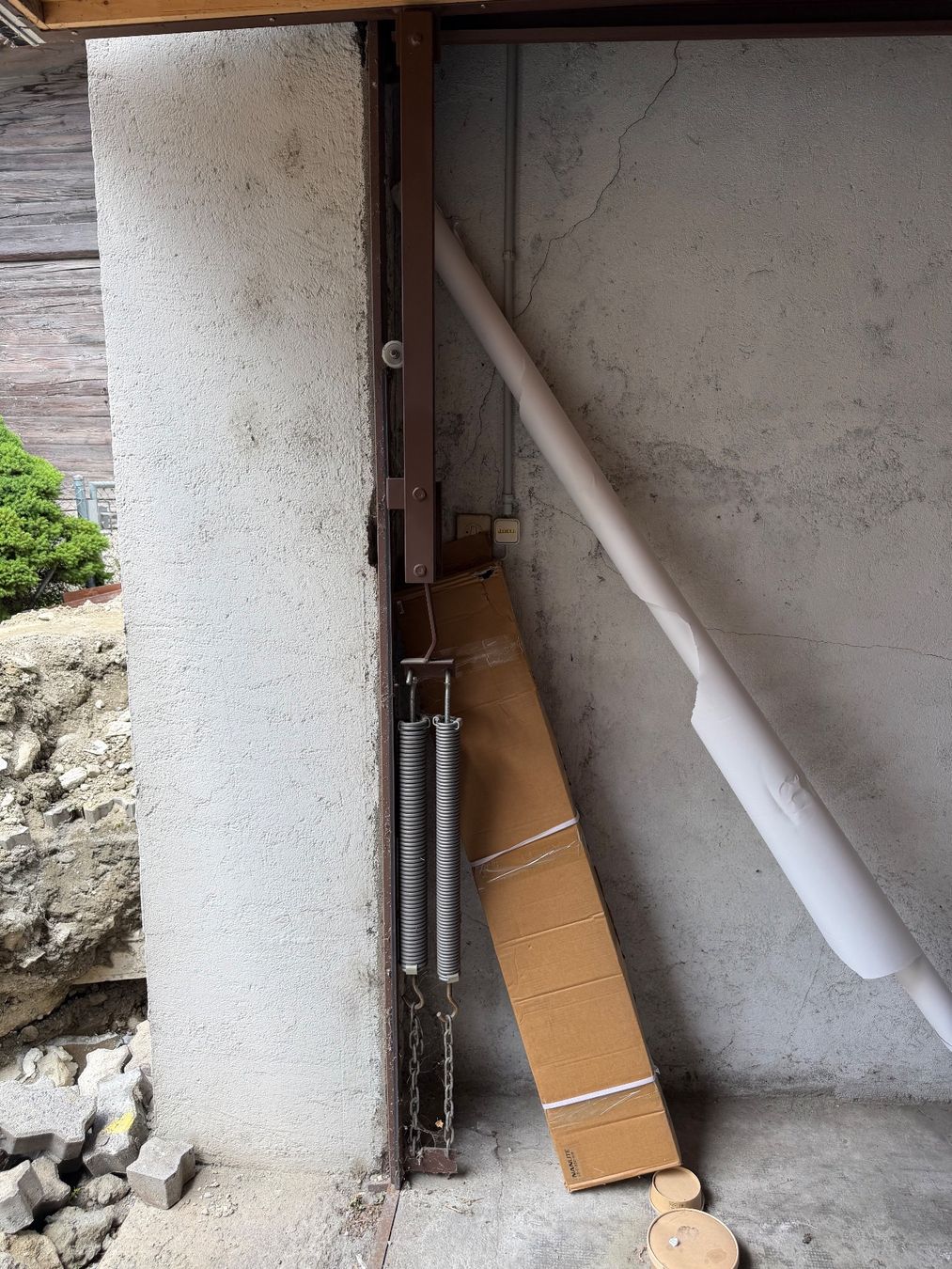 Altro Materiale elettrico: Porte de garage complète à vendre à Le Châble – Usato da Le Châble VS venduto da Scott128 4