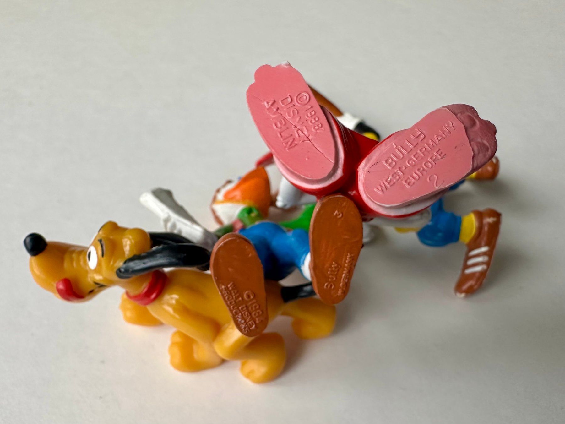 Bullyland Jouets: Bully Pluto, Goofy, Daniel Düsentrieb, Hase Roger, Bullyland – D'occasion à Adligenswil par e17s15 4