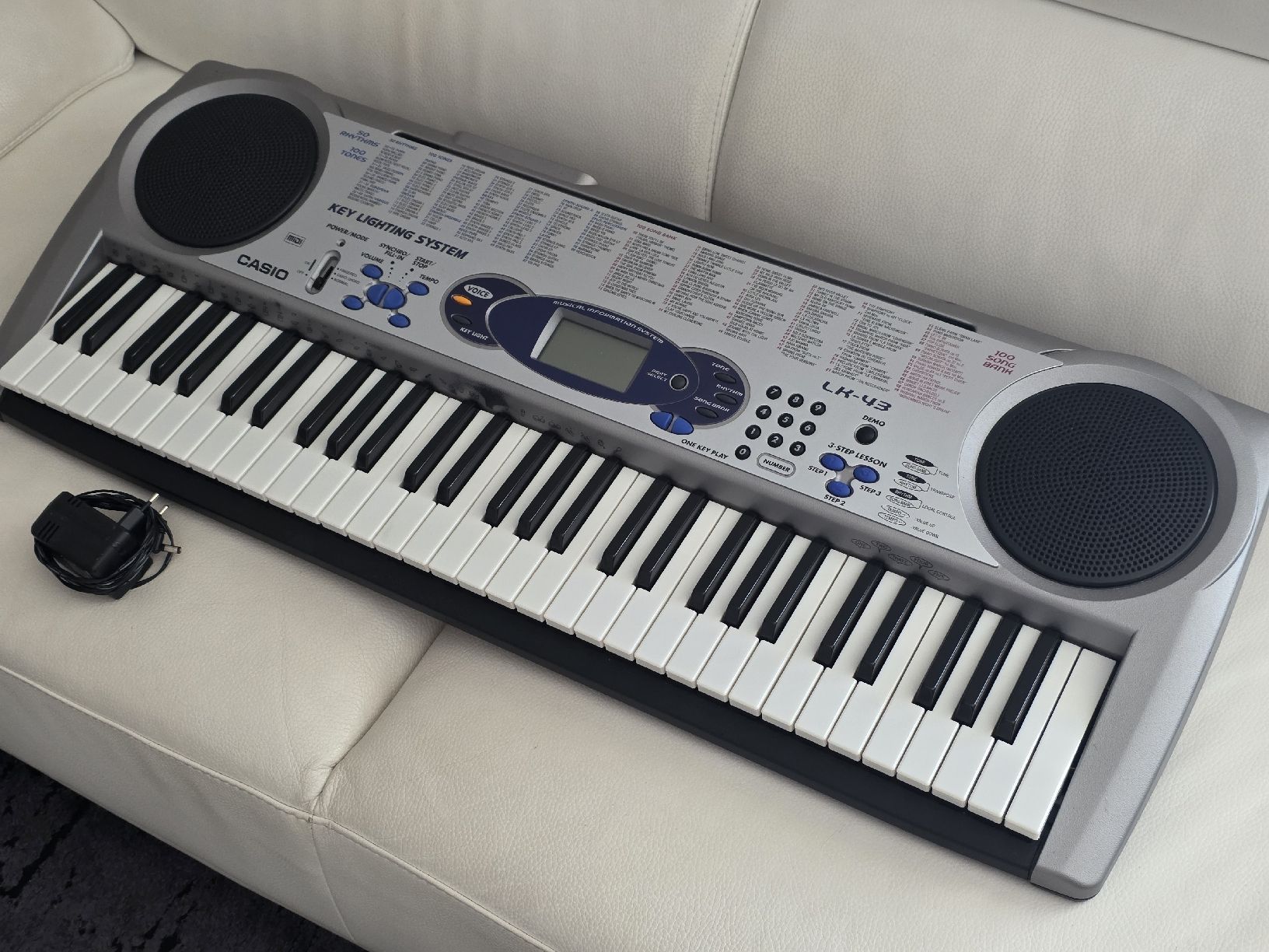 Casio Strumenti musicali: Clavier CASIO LK-43 système éclairage touches occasion – Usato da Biel/Bienne venduto da mao_z9nz 1