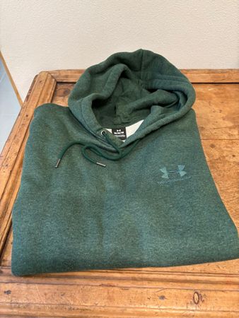 Neuer Herren Pullover von UnderArmour Grösse M