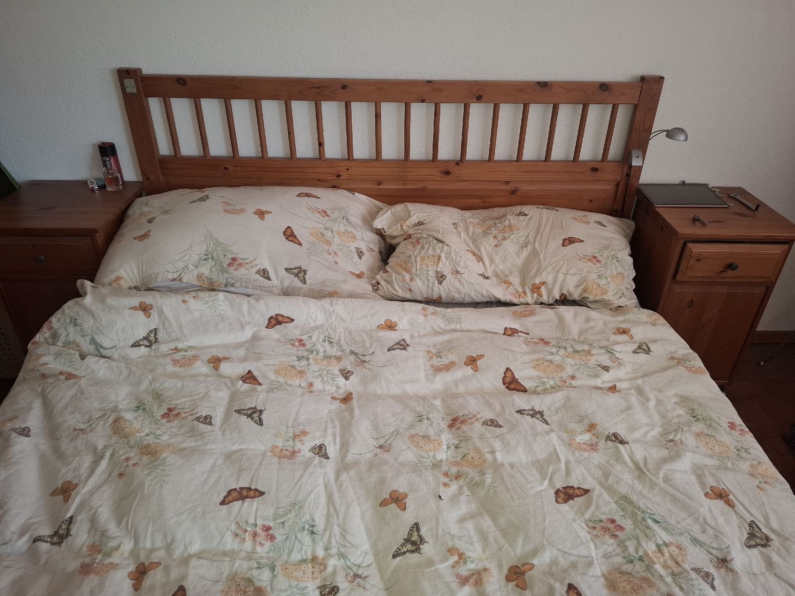 Ikea Letti: Bett und zwei Nachttischen – Usato da Andelfingen venduto da andelfingerin 1