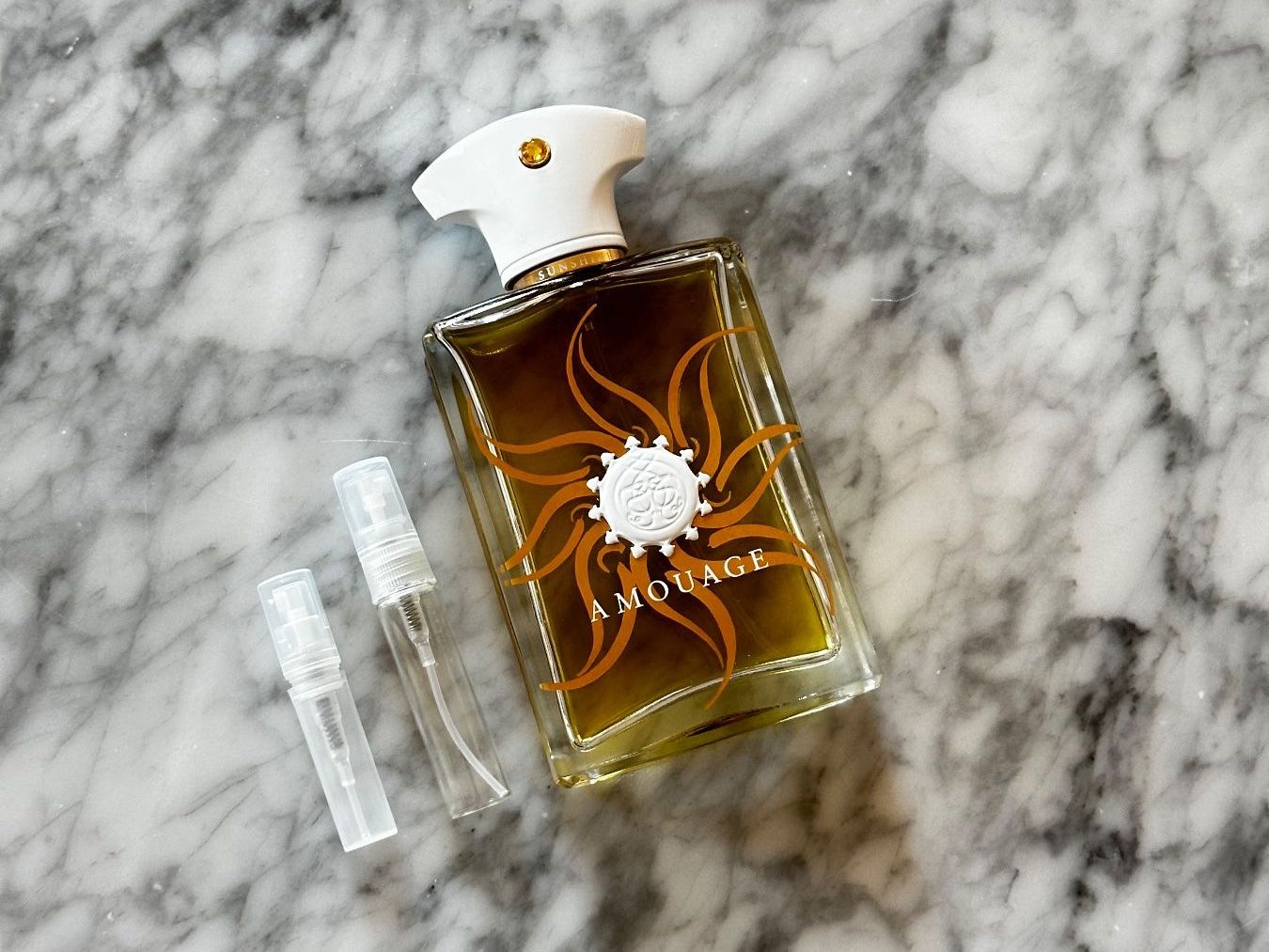 Amouage Profumi & Eau de Toilette: Amouage Sunshine Man - 1ml Probe – Nuovo (secondo la descrizione) da Baden venduto da GregK02