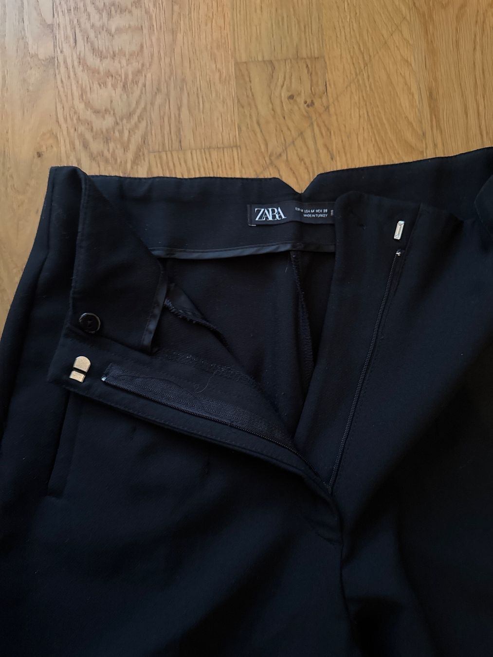 Zara Pantalons: Zara Stoffhose – Neuf (Voir description) à Rüegsauschachen par nai_2jfm 1