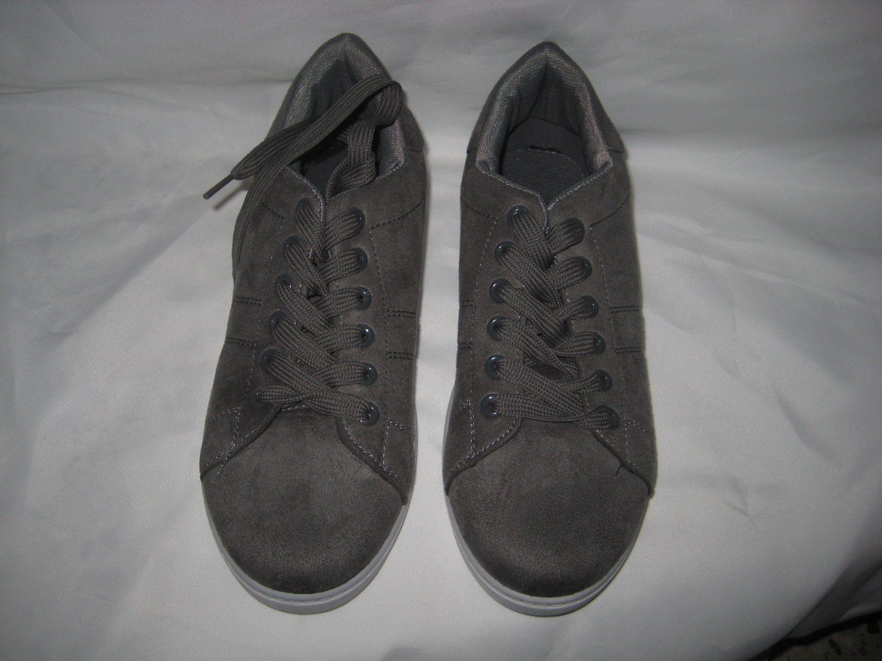 Damenschuhe: Sneaker / Halbschuh grau Grösse 39 NEU! – Neu (gemäss Beschreibung) aus Füllinsdorf von Schlupp 1
