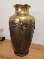 Deutsche Messingvasen im Jugendstil mit Repoussé-Verzierung