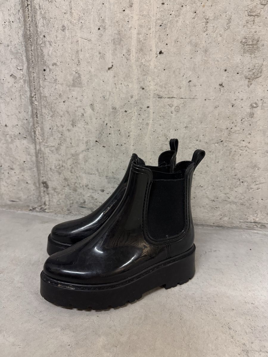 Scarpe da donna: Schwarze Stiefeletten – Usato da Winterthur venduto da ste_5vfj 1