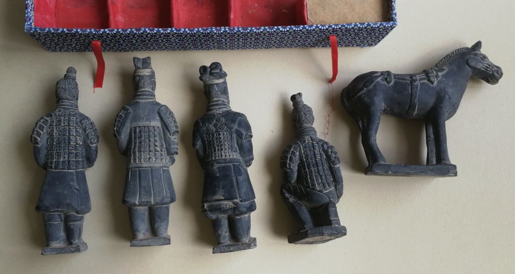 Statuette: Set mit chinesischen Figuren – Usato da Goldau venduto da Ejidomar 5