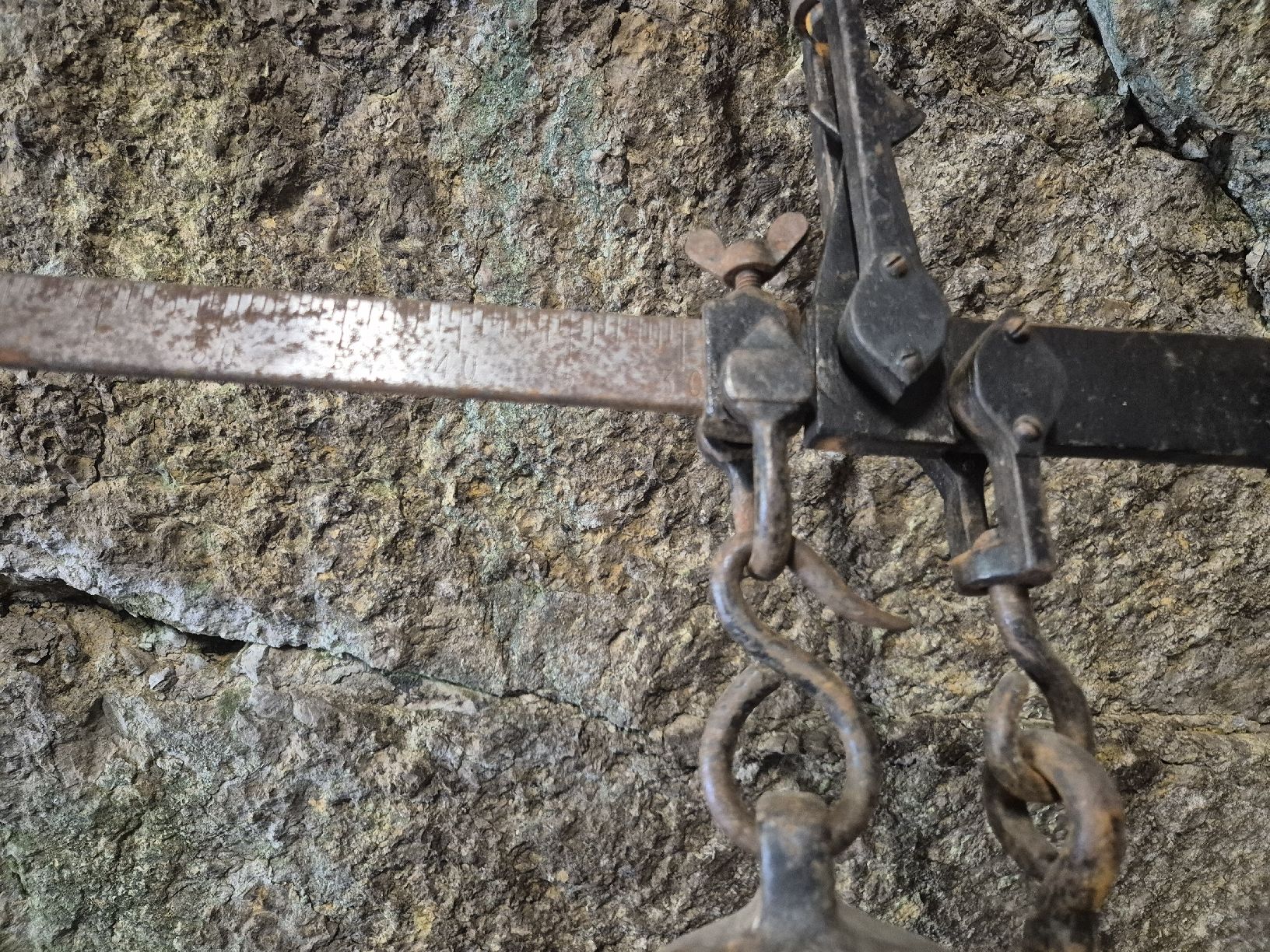 Bilance e pesi: Grande balance ancienne  – Usato da Le Locle venduto da CHEGUA 2