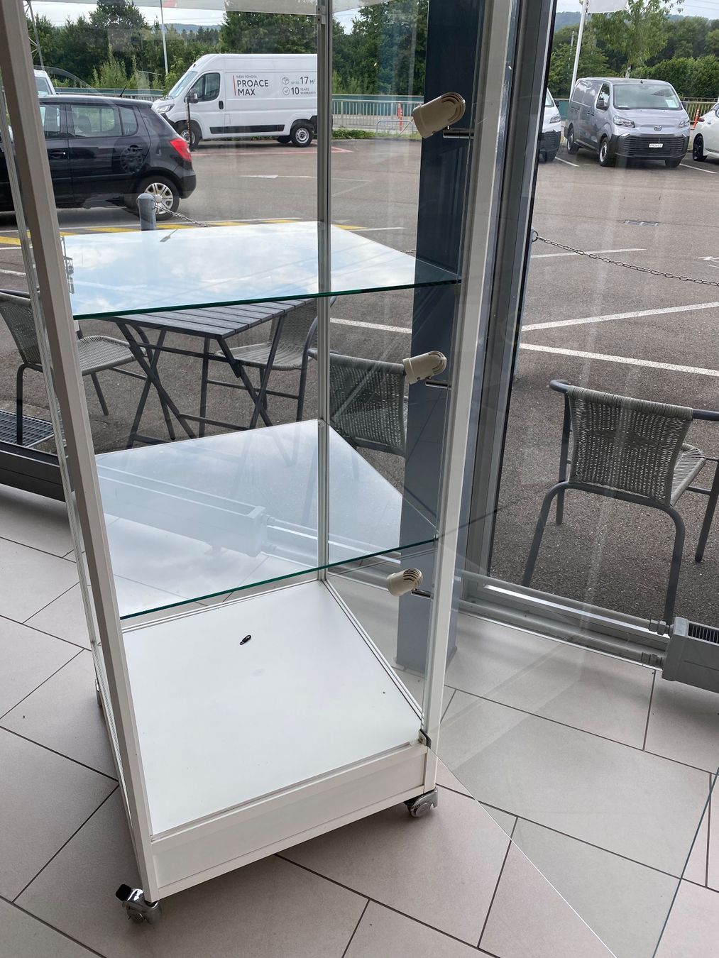Vitrines: Glasvitrine – D'occasion à Hägglingen par Karin0802 7