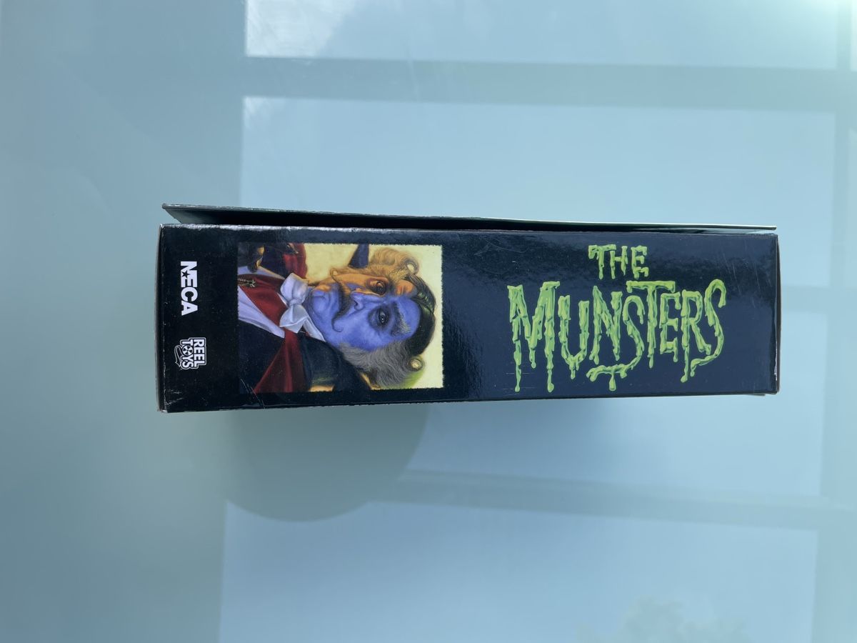 Statuette: Figurine Neca the munster the count  – Nuovo e nell'imballaggio originale da Les Brenets venduto da serialdrink 2