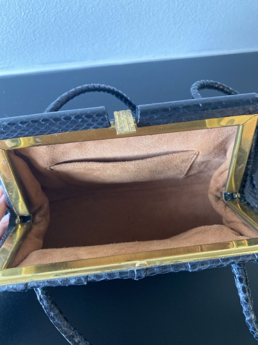 Taschen für Damen: Vintage Damen Handtasche Leder Schlangenlederoptik schwarz – Gebraucht aus Chur von Pufl 1