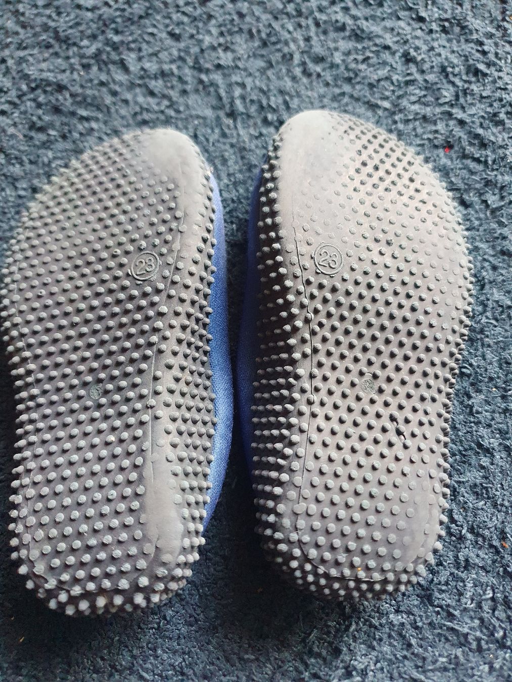 Scarpe da uomo: Badeschuhe, blau mit Krebs, Grösse23 – Usato da Zürich venduto da cha_bfl5 2