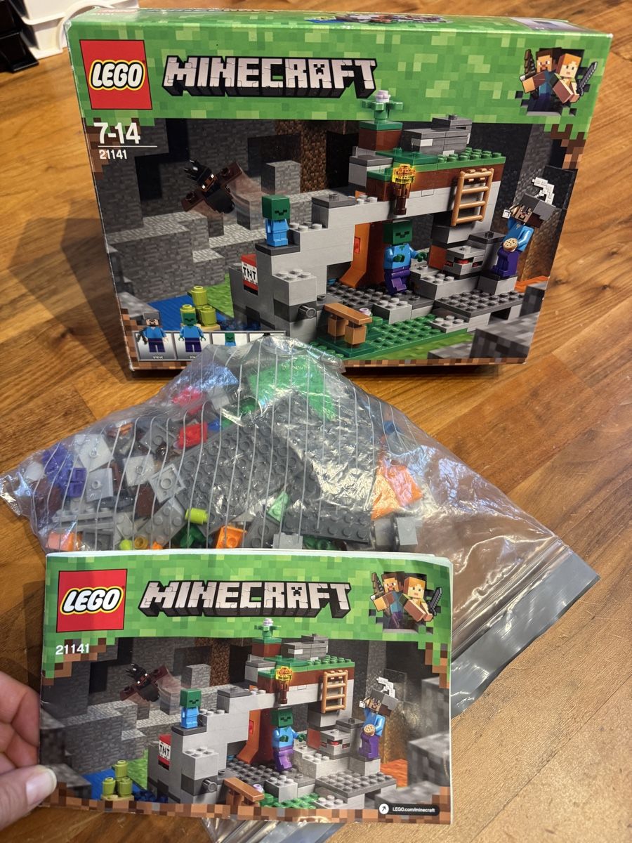 Lego Spielzeuge: Lego Minecraft 21141 – Gebraucht aus Diepoldsau von Bluesky1