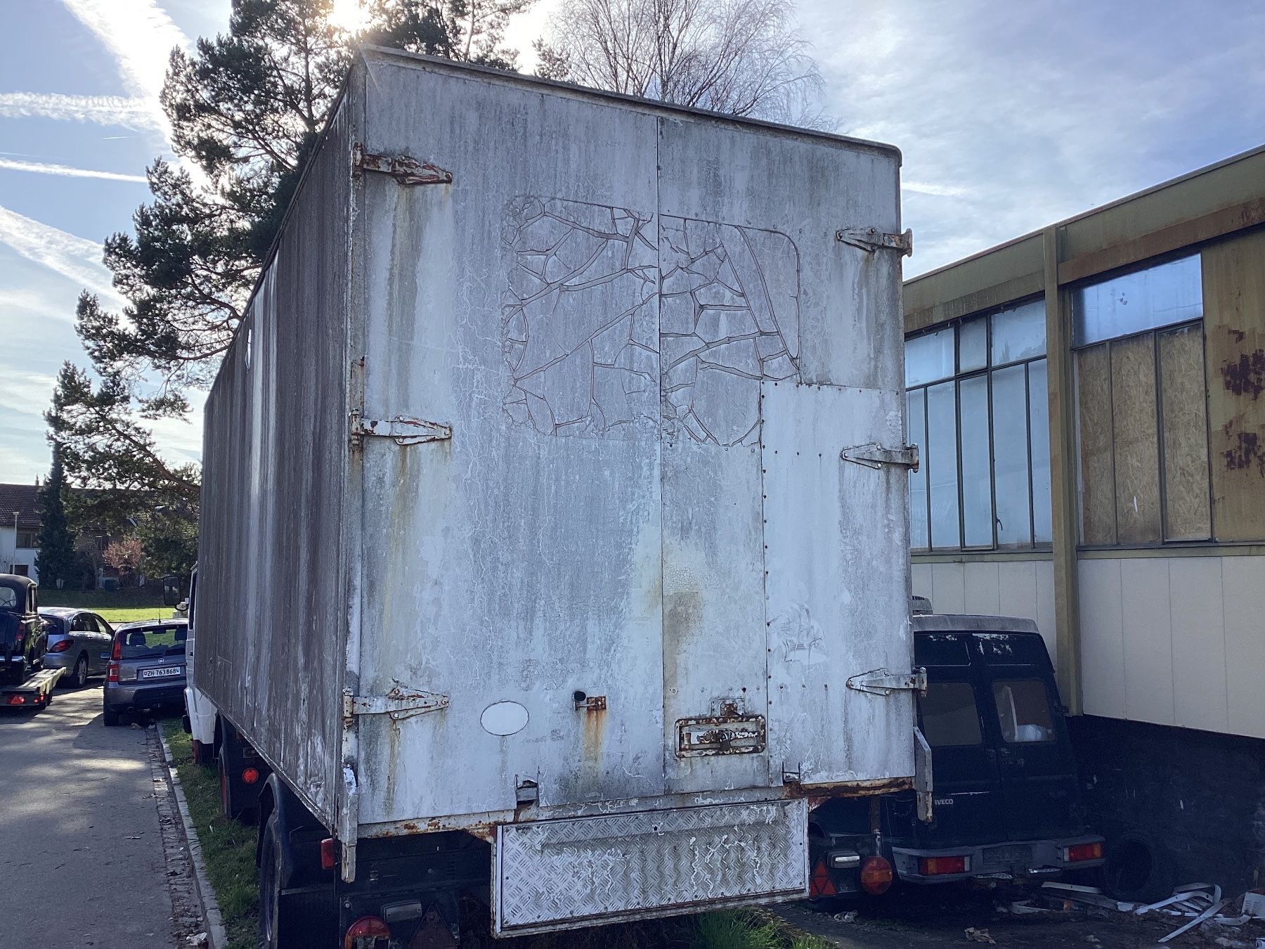 Mercedes-Benz Lastwagen: Sattelschlepper "MERCEDES-BENZ 508 DIESEL“ Kastenaufbau – Gebraucht aus Elsau von Classic-Cars-CH 5