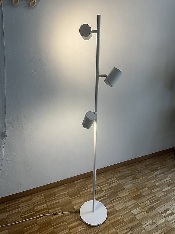 Lampade: Ikea Standleuchte weiss + 3x Leuchtmittel  – Usato da Flüh venduto da sar_6c26 1